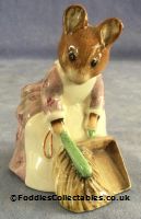 Besick Beatrix Potter Hunca Munca Sweeping quality figurine